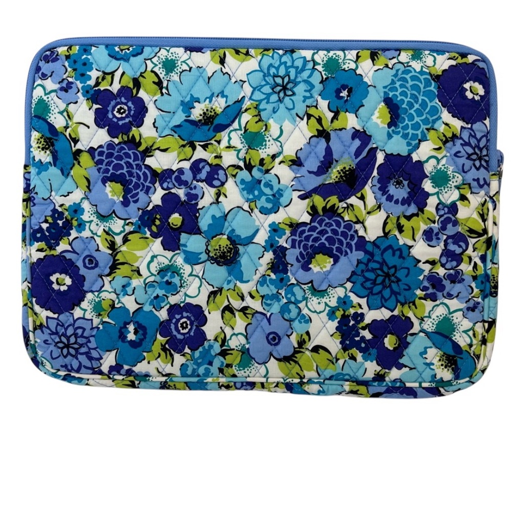 Vera Bradly Floral Blueberry Bloom Quilted Padded Zip Laptop Tablet Sleeve Case